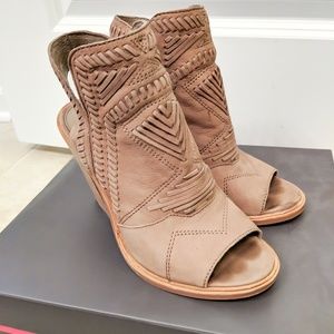 Vince Camuto- Karinta Booties